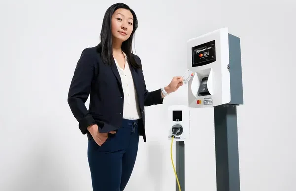 innovativt-partnerskap-introducerar-kortbetalningar-vid-elbilsladdningsstationer