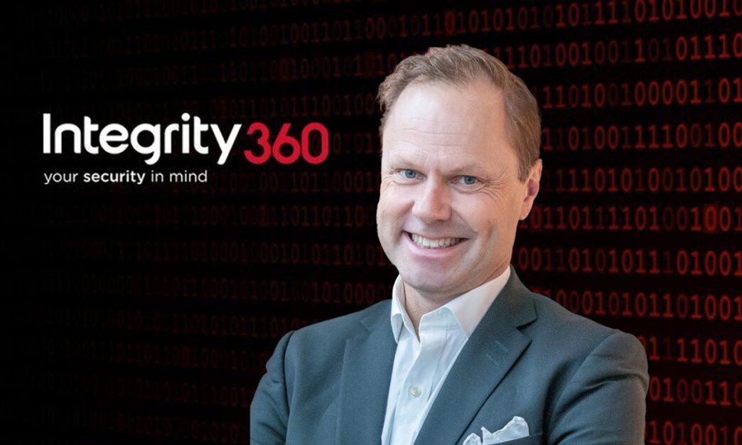 Christian Schenholm, salgsdirektør i Integrity360, advarer forsikringsbransjen om økte cybertrusler.