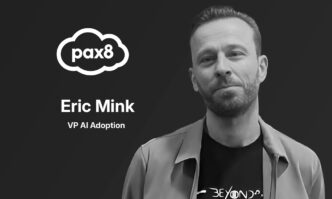 Eric Mink, tekoälyn käyttöönoton varatoimitusjohtaja Pax8:lla Pax8 Beyond EMEA 2025 -tapahtumassa