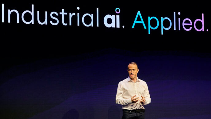 IFS Industrial AI – IFS Industrial AI esittelee reaalimaailman skenaarioita toimialakohtaisten sovellusten avulla | IT-Branschen