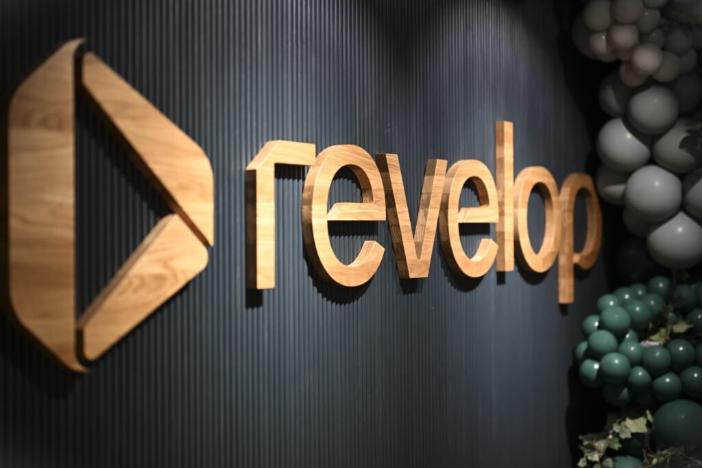 Revelop