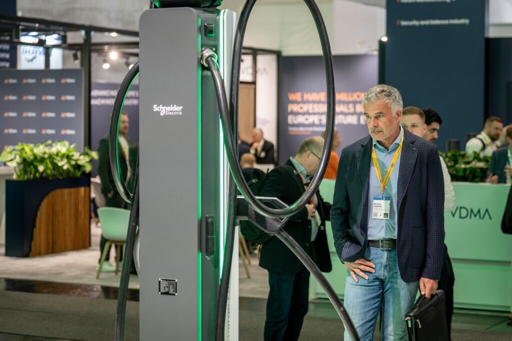 IT-branche Schneider Electric – Schneider Electric presenteert agent-gebaseerde productie op Hannover Messe 2026 | IT-industrie