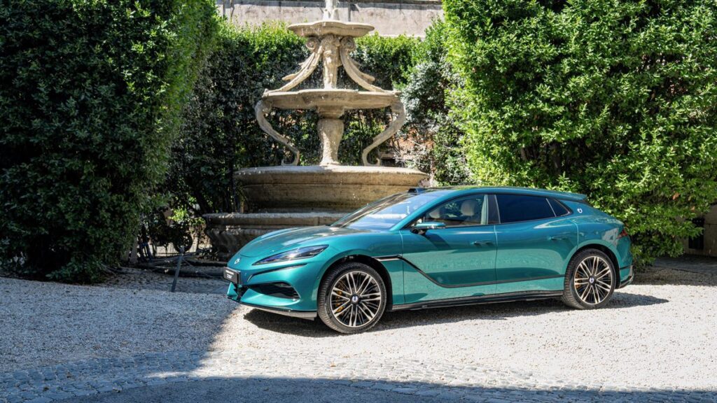 DENZA – Marco Polo Drive of Peace starts: 15,000 kilometers from Rome to Hong Kong in DENZA Z9GT | IT-Branschen
