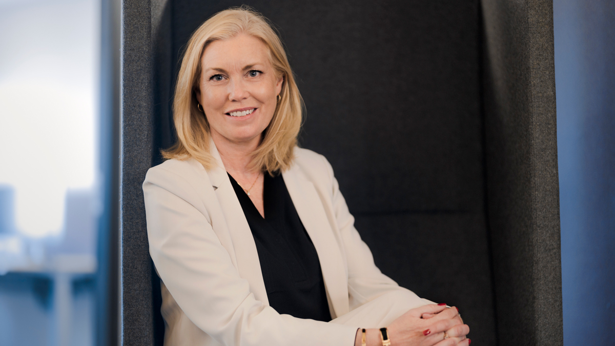 Jessica Öberg, CEO van Combitech, in een bedrijfsportret dat de investeringen van het bedrijf in AI, cyberbeveiliging, integrale defensie en kritieke digitale infrastructuur belicht.