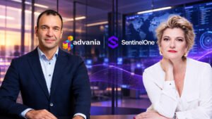 Advania och SentinelOne stärker AI-driven cybersäkerhet. Niklas Chachalatos och Blanca Galletero framför företagens logotyper.